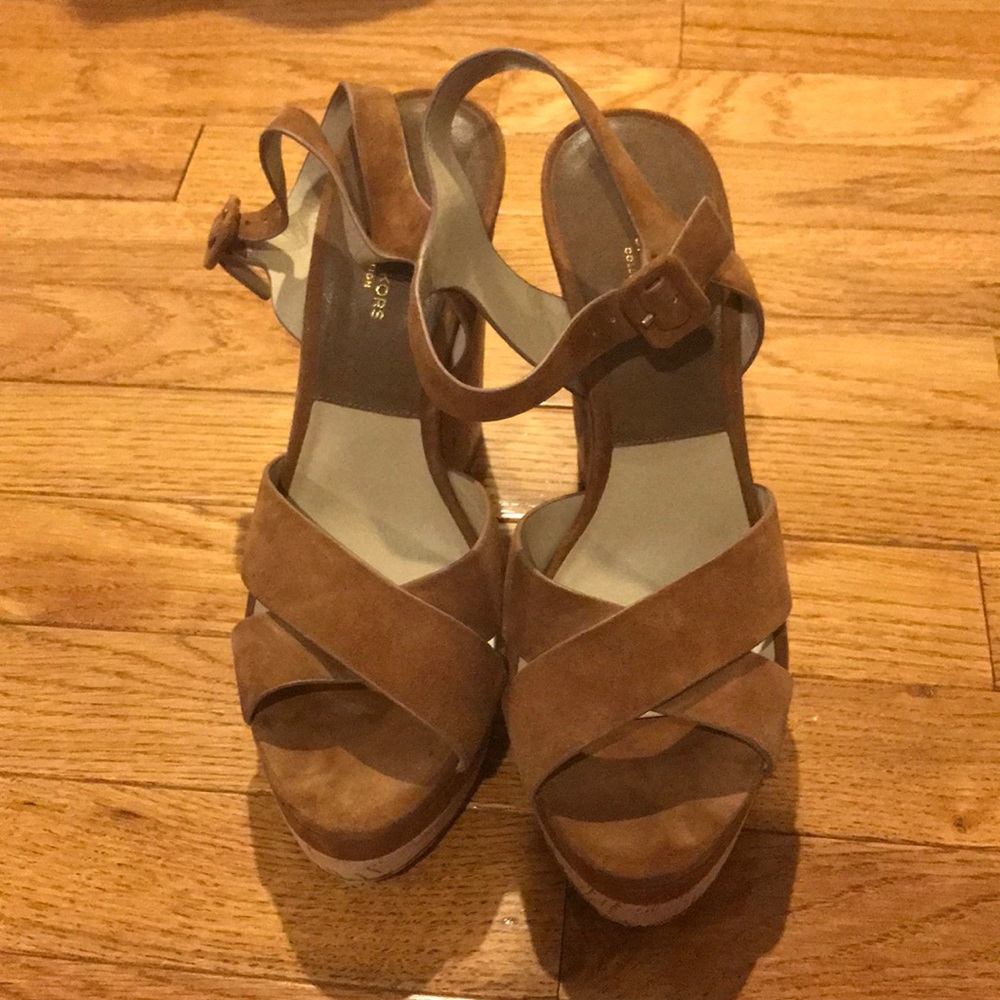 🖤Michael Kors Collection wedge size 8